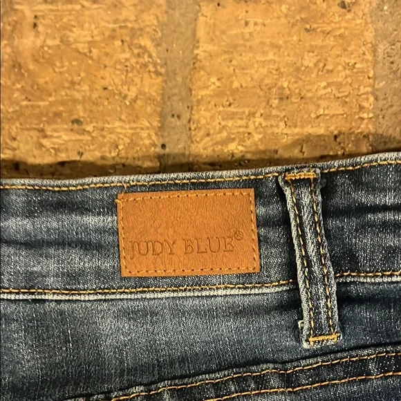 Judy Blue Blue Jean Shorts Distressed Trendy - Picture 2 of 3